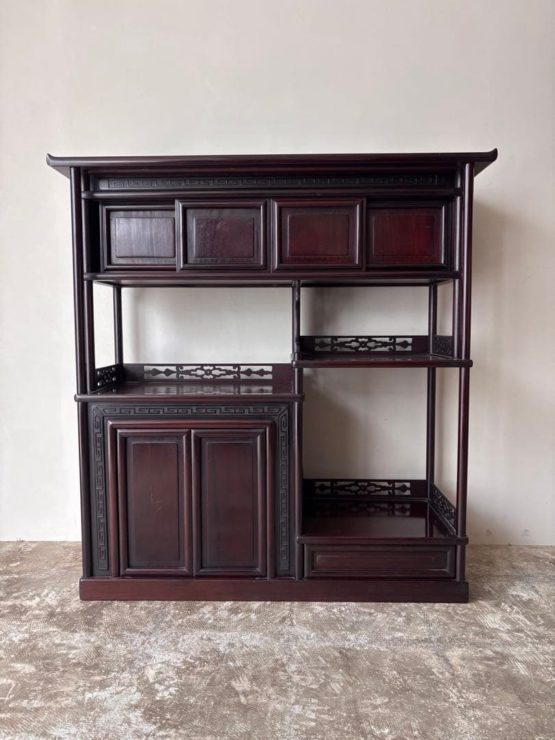 紫檀の茶箪笥　飾り棚　違い棚　唐木家具　サイドボード　和室