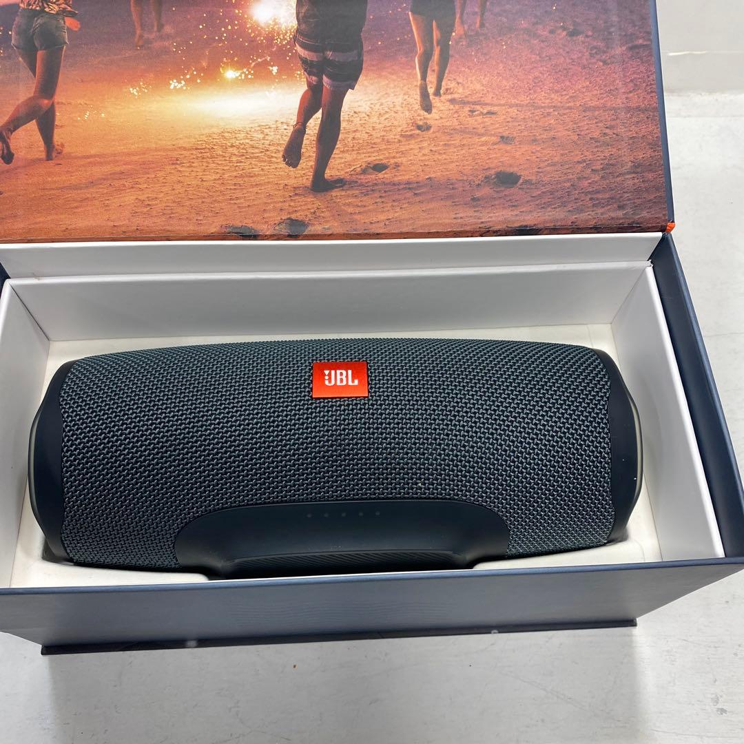 JBL Charge Essentials Bluetooth スピーカー