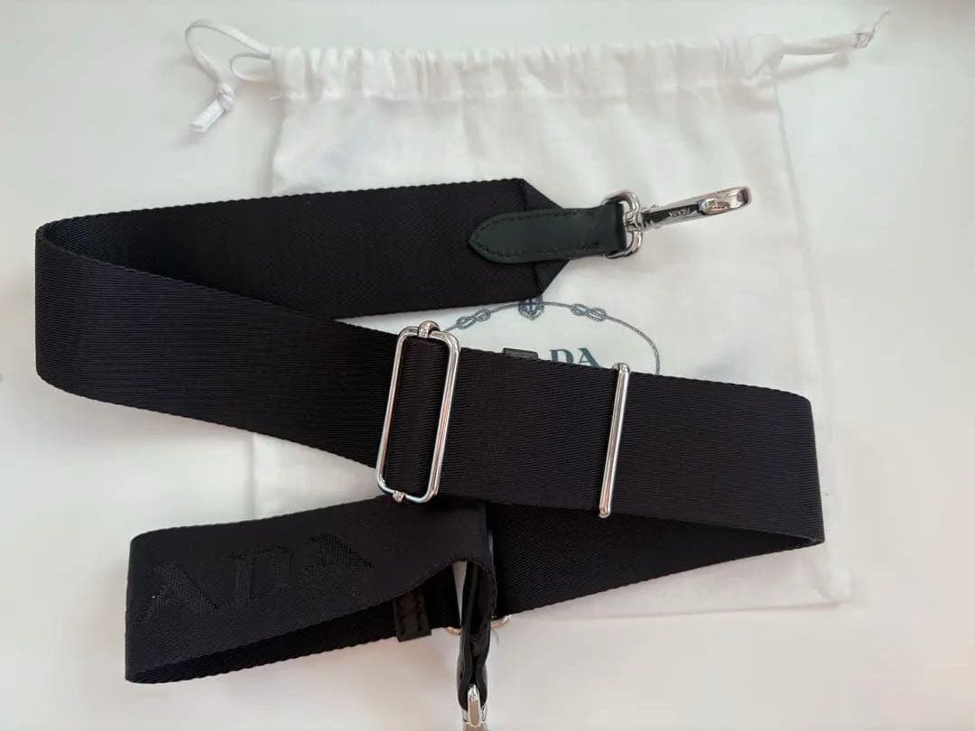 PRADA ナイロンバッグのストラップ 黒