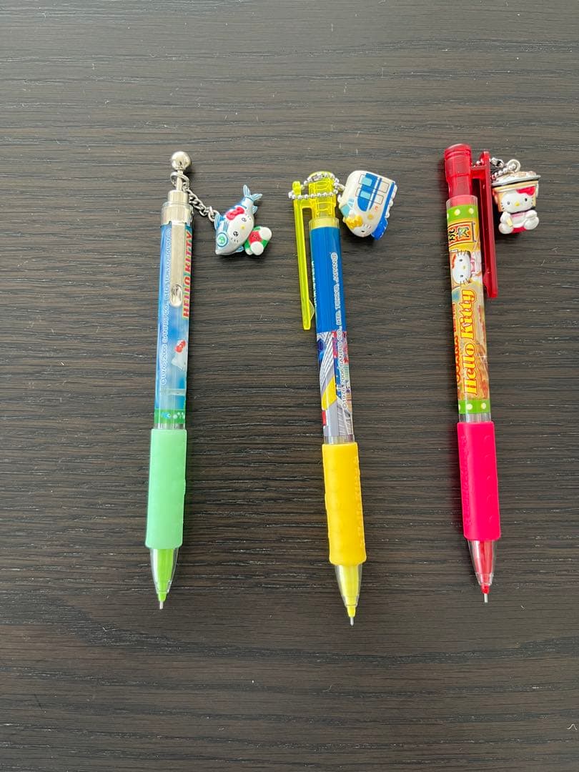 ロ*ズ様 ご当地キティーちゃんペンセット約175本 など