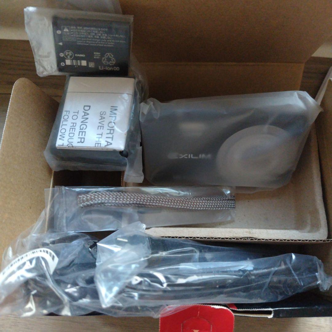 【新品】CASIO EXILIM EX-Z28 コンパクトデジタルカメラ