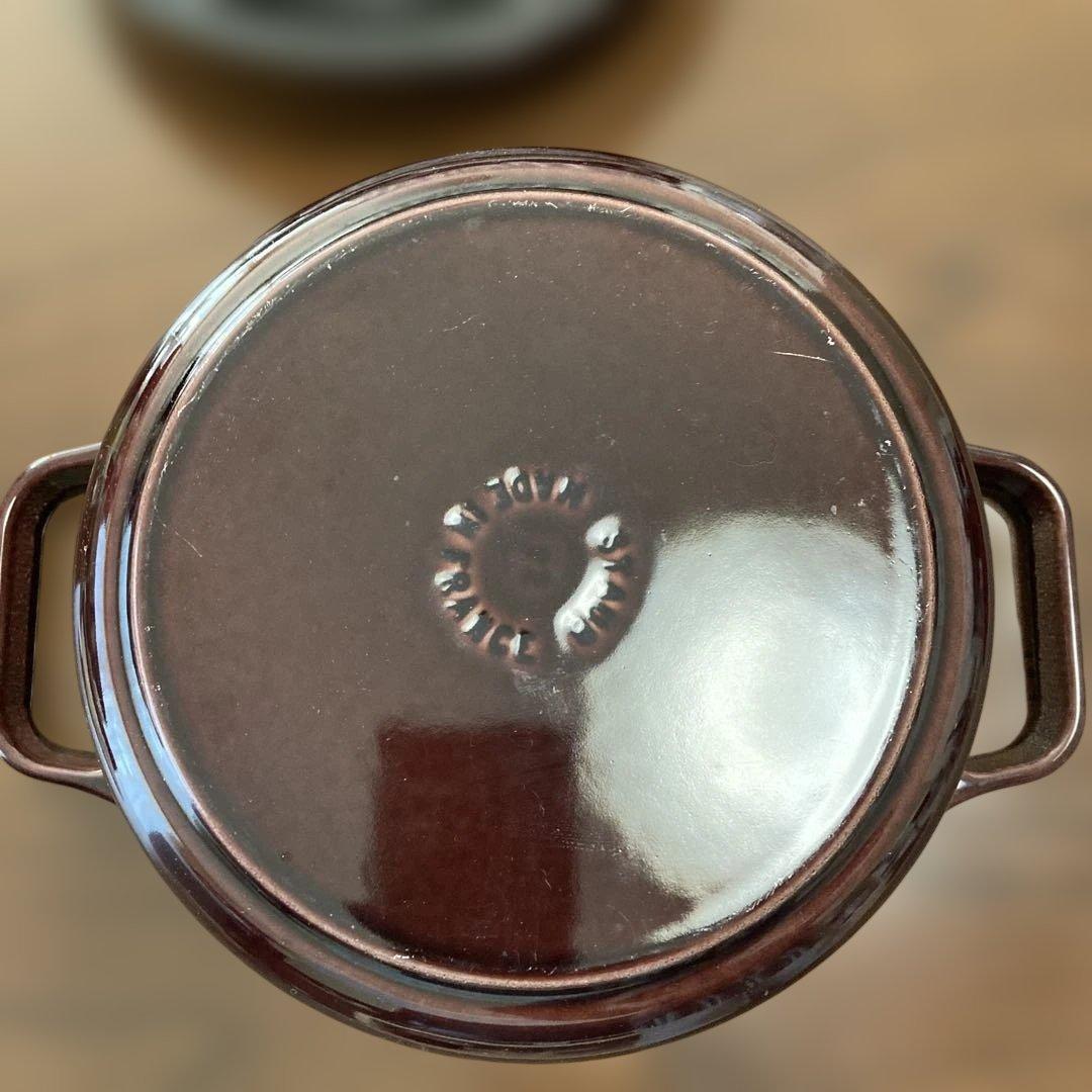 ストウブ　STAUB LA COCOTTE 22cm & レシピ本セット