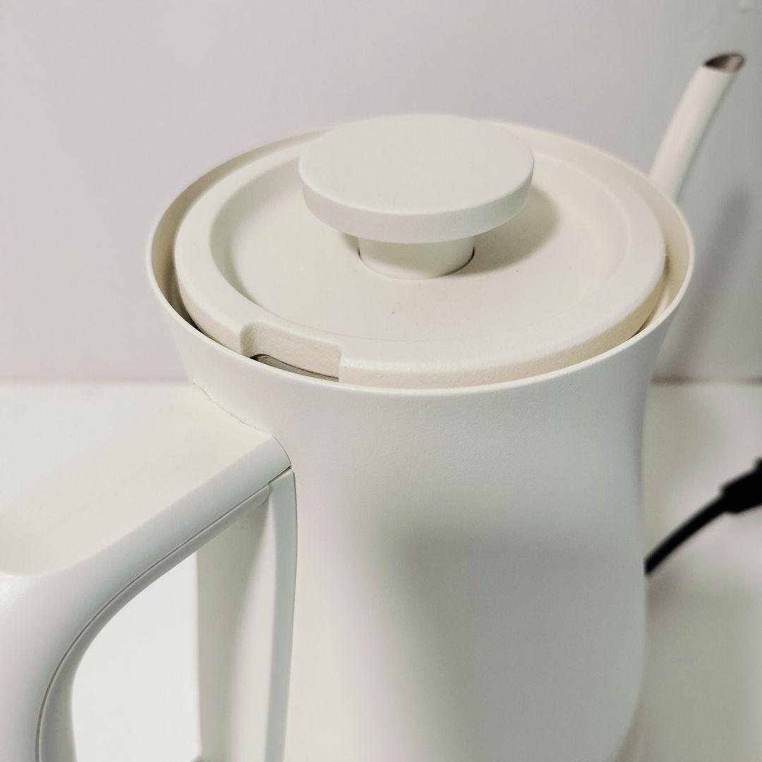 【中古美品】バルミューダ　電気ケトル　ホワイト　1110