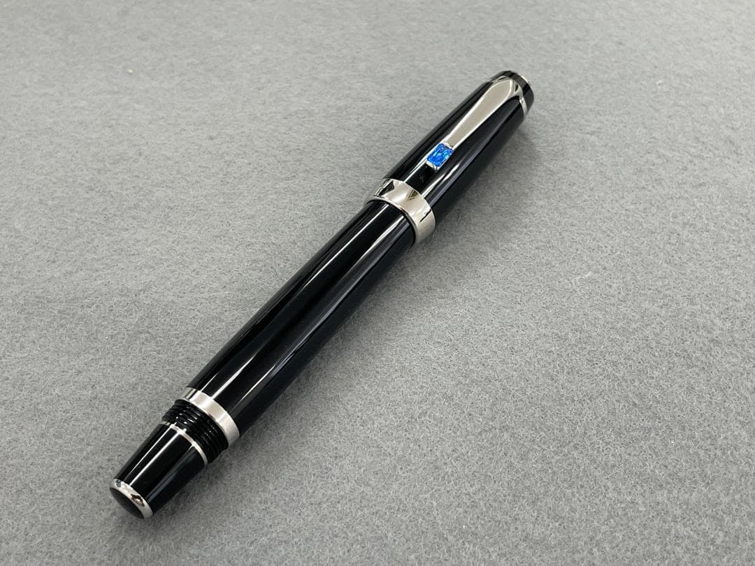 【未使用】MONTBLANC モンブラン 万年筆 ボエム ミッドサイズ EF