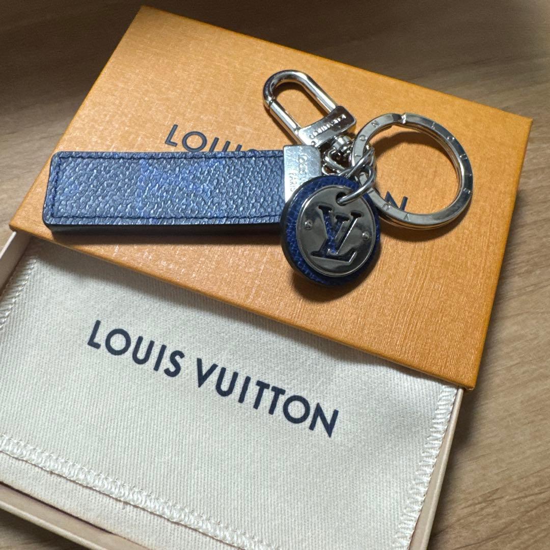 LOUISE VUITTON ルイヴィトン　キーホルダー　ブルー