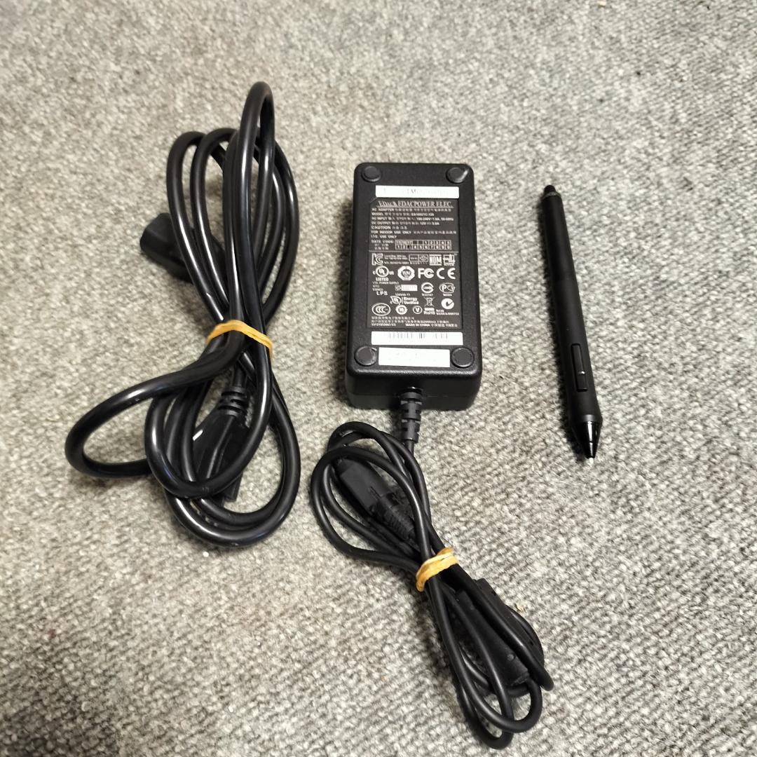 Wacom ワコム Cintiq 24HD DTH-2400 液晶タブ