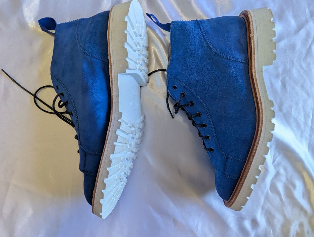 初*者様 新品未使用　tricker's　スエード　ブーツ　ブルー　ビブラムソー