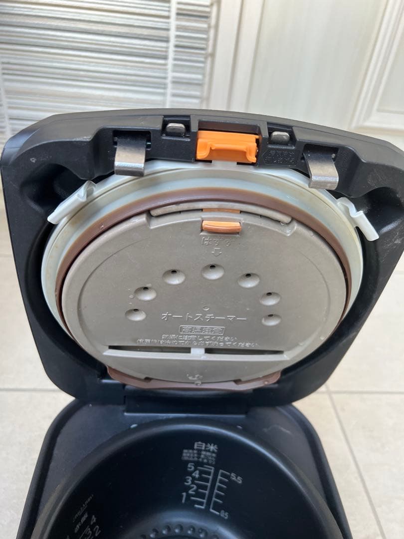 HITACHI RZ-TS105M 5.5合炊き 2022年製 炊飯器