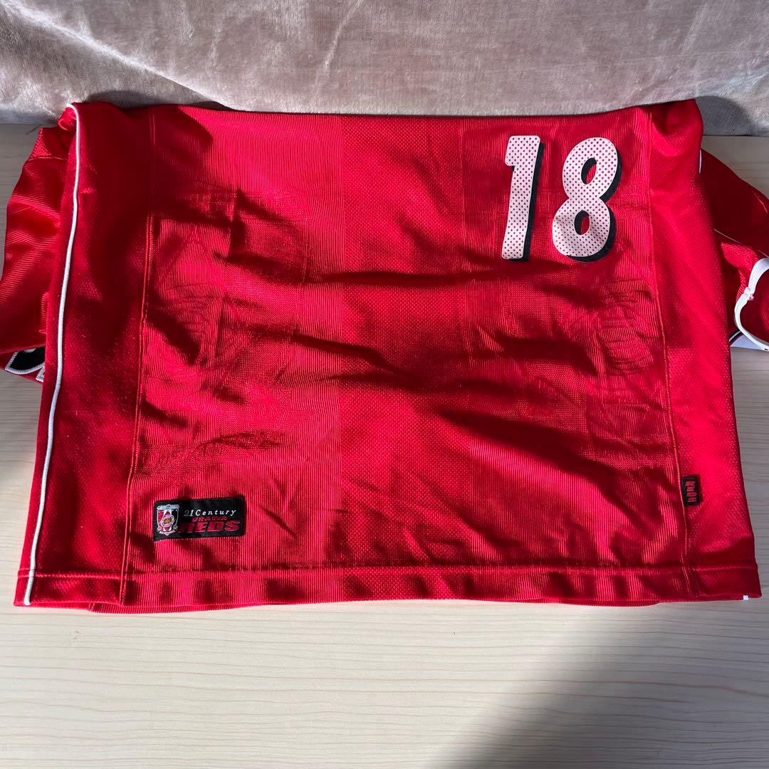 浦和レッズ　2001年ユニフォーム　浦和レッドダイヤモンズ　サイン入り　18番