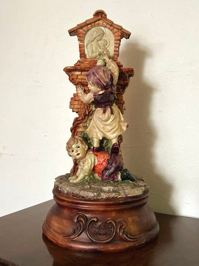 k195r124 Sculpture House「聖母へ捧げる花」オブジェ 置物