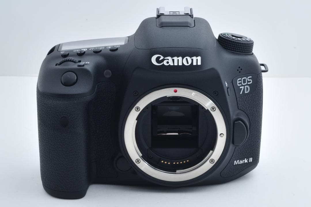 キャノン Canon EOS 7D Mark II ≪シャッター4300回≫