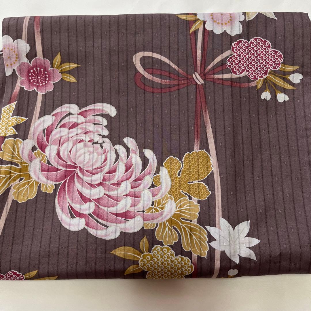 浴衣　ライトグレー　レトロ浴衣　着物風　大人女子