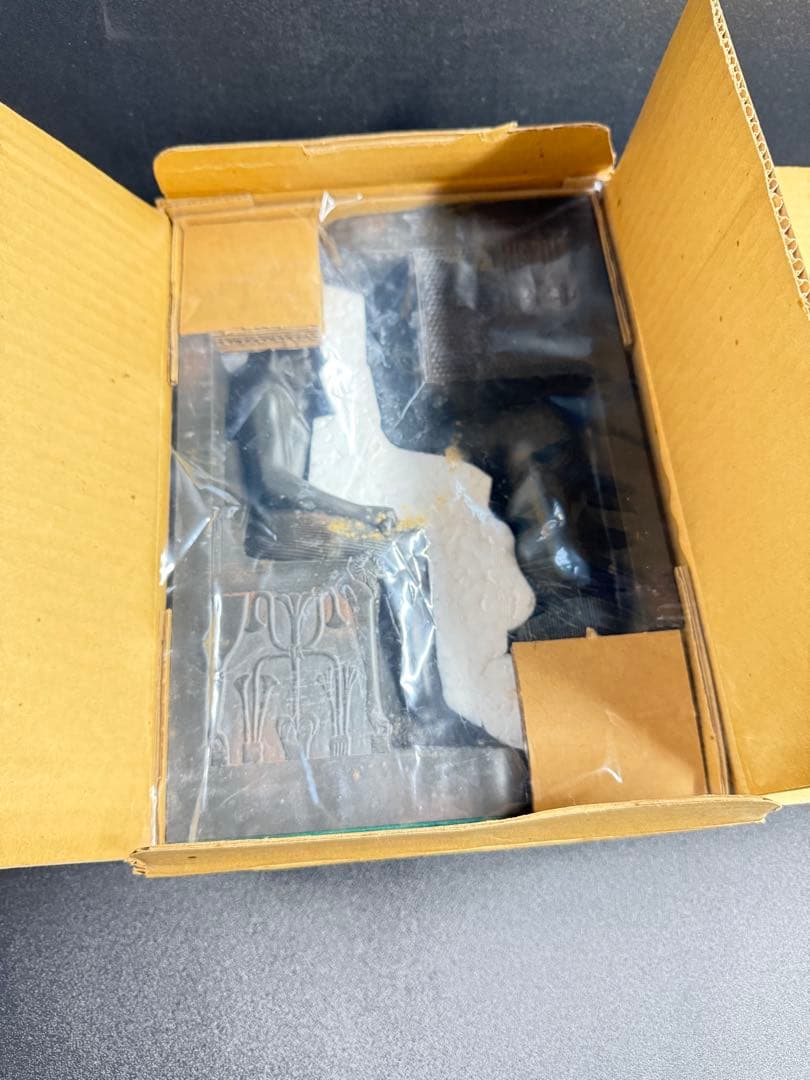 1979年刊行　エジプト第四王朝　カフラー王・ネフェルト王妃彫像