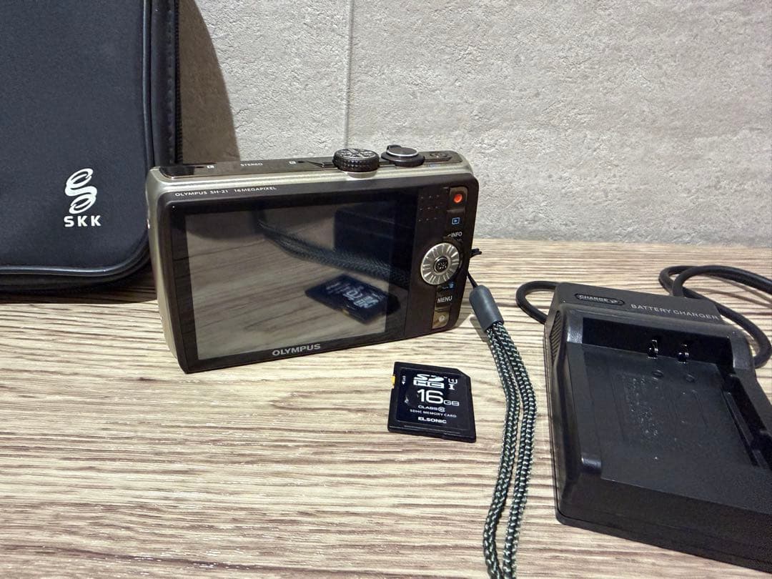 【送料無料】OLYMPUS SH-21 カメラ 美品