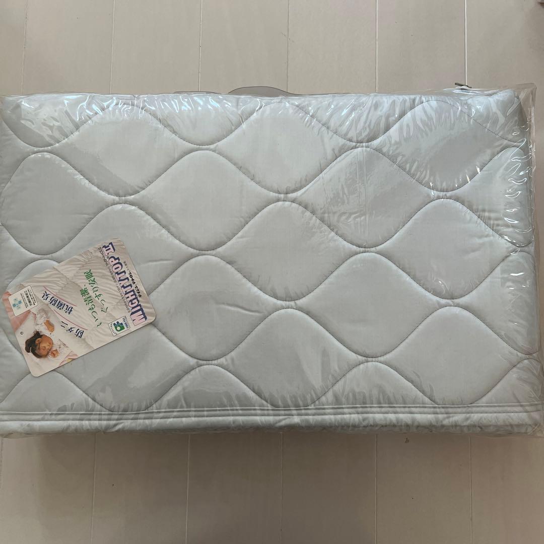 新品　未開封　魔法のお炭ちゃん　敷きパッド　遠赤効果　抗菌防臭　防ダニ　消臭