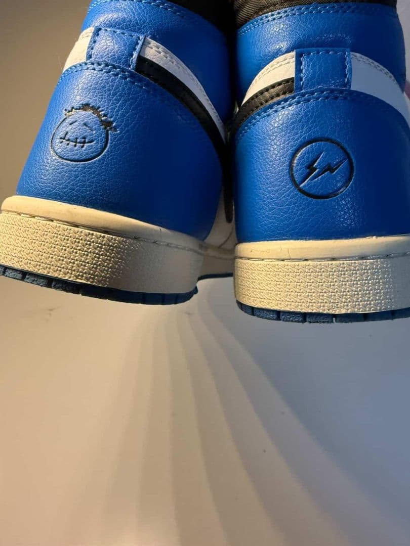 Nikeトラフグ エア ハイカット スニーカー ホワイト/ブルー/ブラック