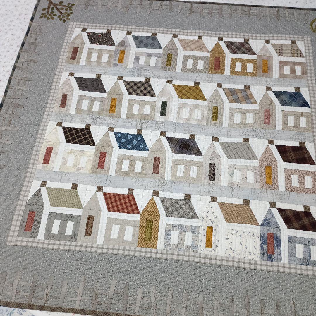 ♪ハンドメイド♪ パッチワークキルト ハウスのタペストリー マルチカバー