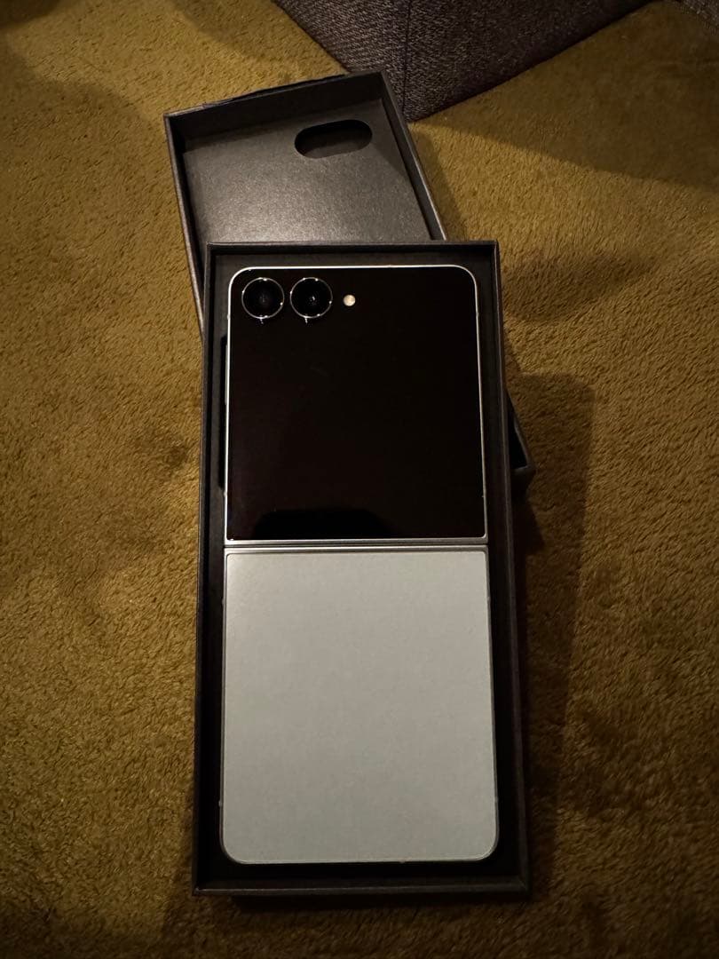 【新品美品】Samsung Galaxy Z Flip7