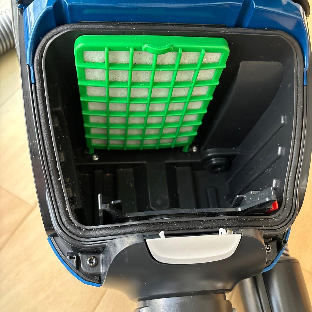 Electrolux ergothree EET530CBキャニスター掃除機