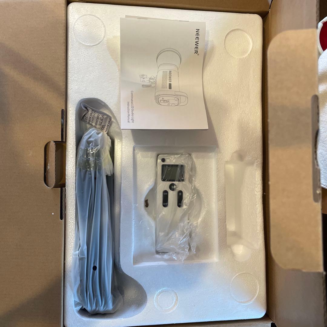 NEEWER スタジオライト CB-150本体