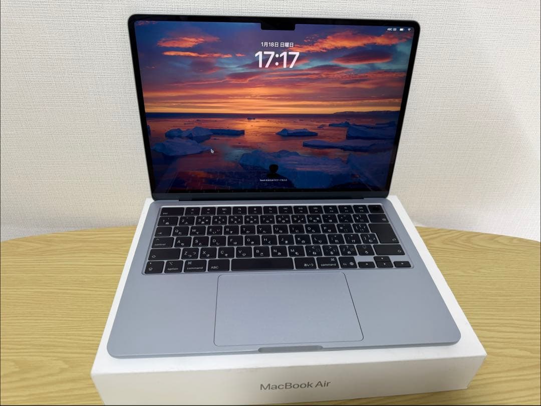 【極美品】2025年モデルMacBookAir m4 13インチ スカイブルー