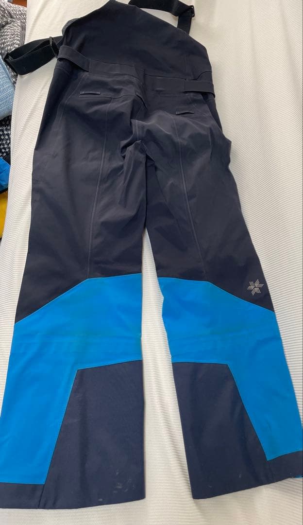 ゴールドウィン　スキーウエア　綿なしシェルタイプ上下