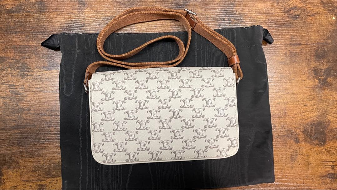 CELINE セリーヌ トリオンフ　フラップ　メッセンジャーバッグ
