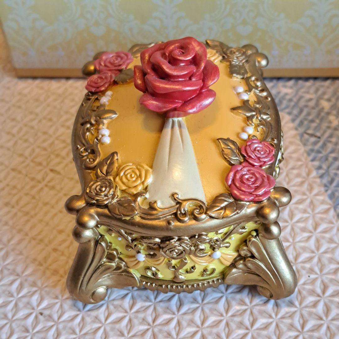 オーロラ姫　ジュエリーケース　バラ装飾 ゴールド アクセサリーケース