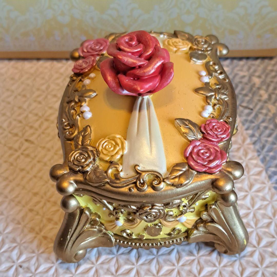 オーロラ姫　ジュエリーケース　バラ装飾 ゴールド アクセサリーケース