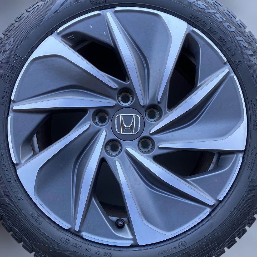 中古溝ありピレリスタッドレスセット215/50R17 インサイト、ジェイド