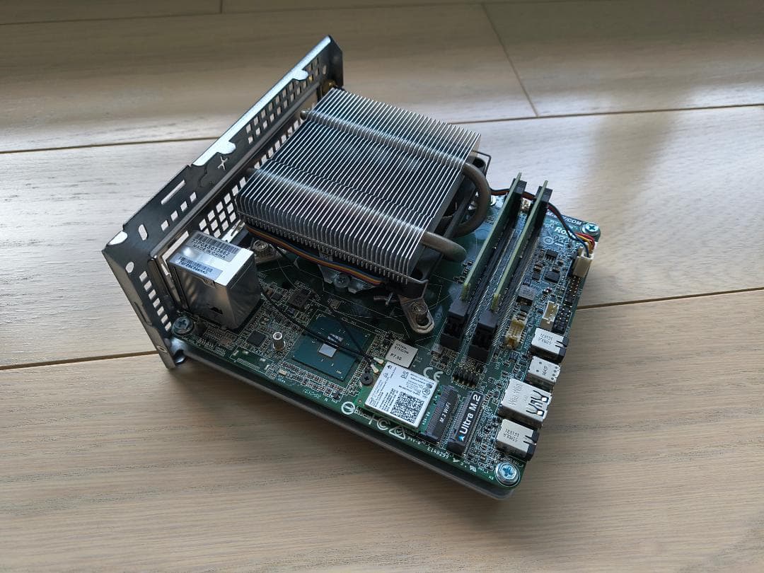 ASRock Desk Mini110 ストレージなし