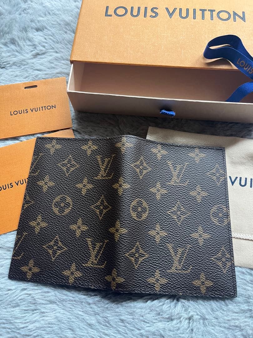 【紫津華さま専用】【新品未使用】Louis Vuitton パスポートケース