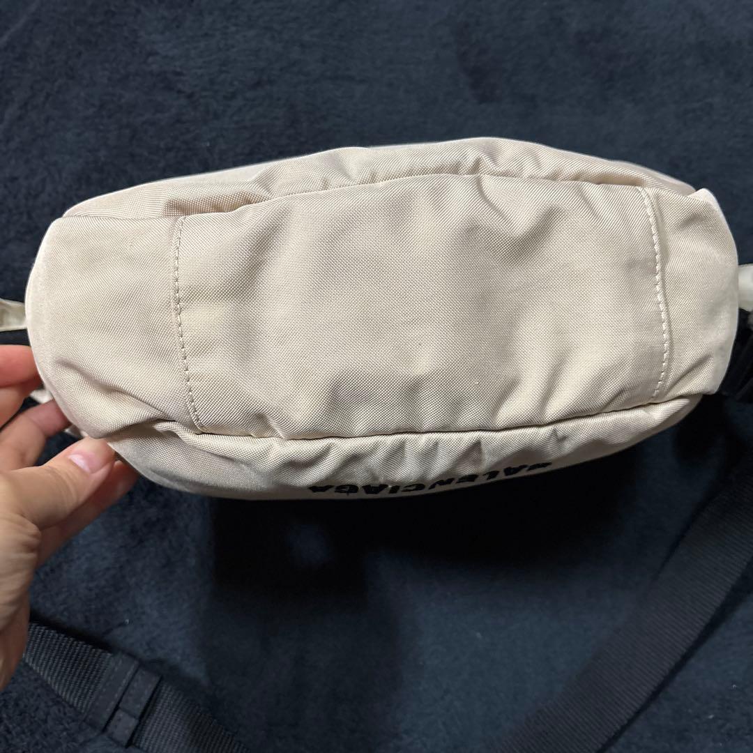 BALENCIAGA ボディバッグ ベージュ　ショルダーバッグ