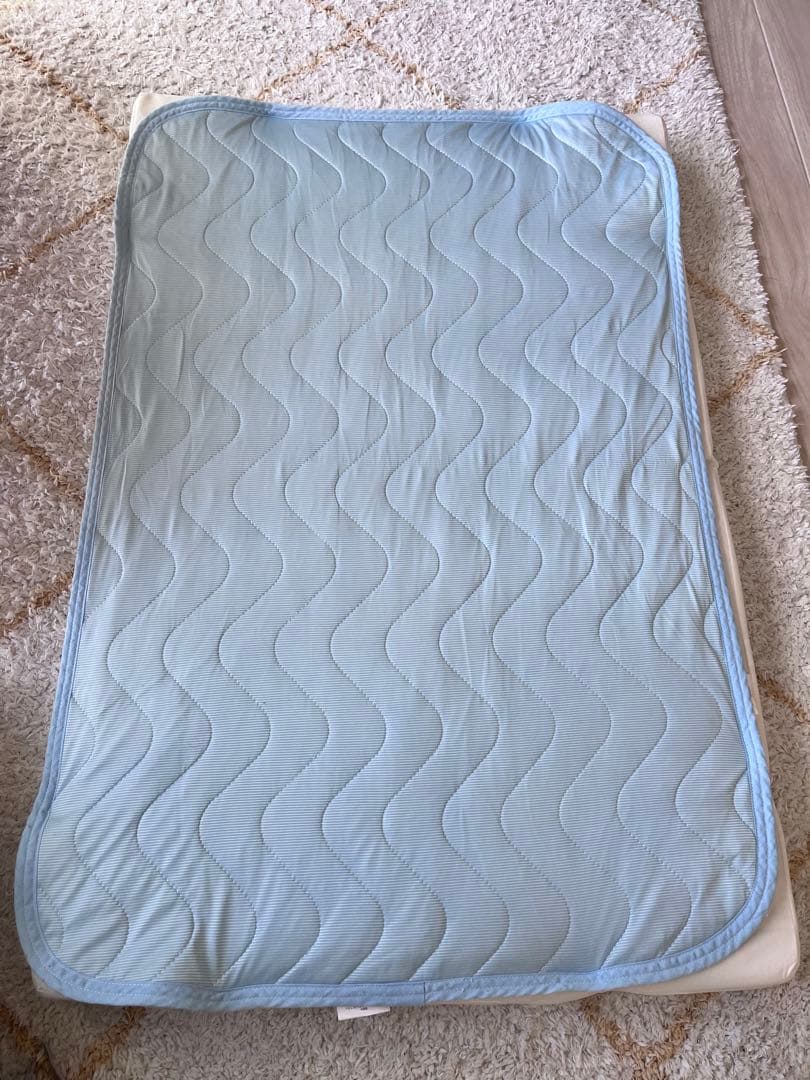 ホワイト木製ベビーベッド　カトージ　布団セット付き