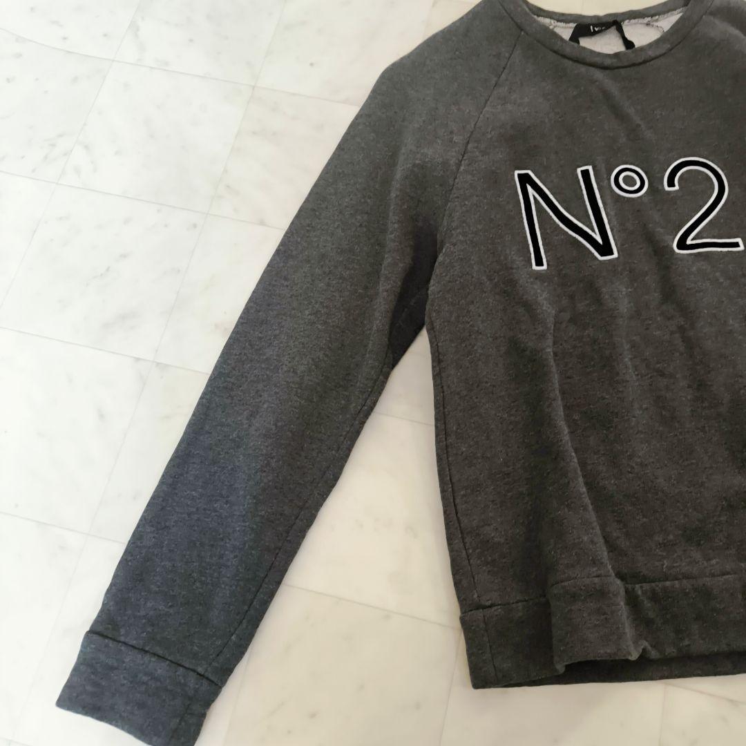 N°21 フロッキーロゴ ボンディングプルオーバー スウェット トレーナー