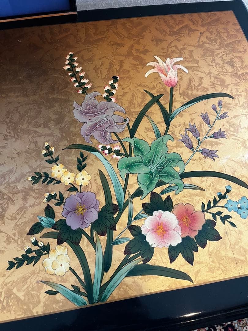 金箔花模様　和洋折衷　金彩家具