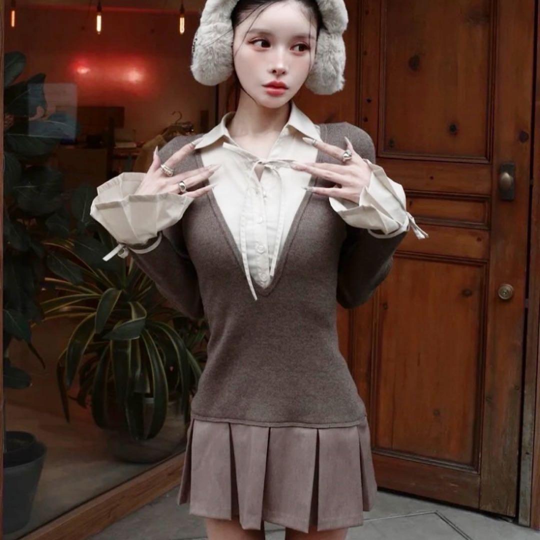 ニットミニワンピース　シャツドッキングプリーツミニワンピース　ダーリッチ　モカ