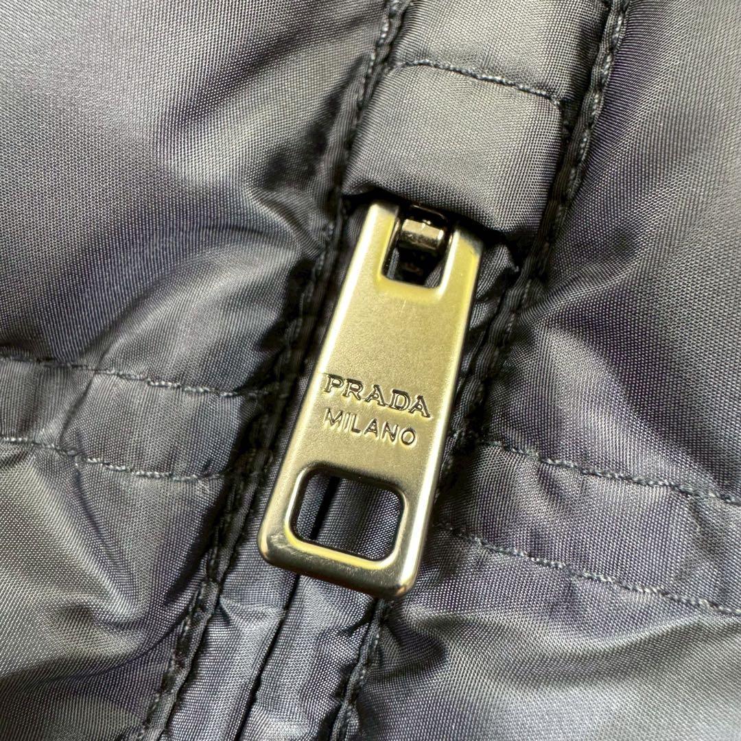 希少サイズ54✨ PRADA プラダ ダウン 三角プレート トライアングル