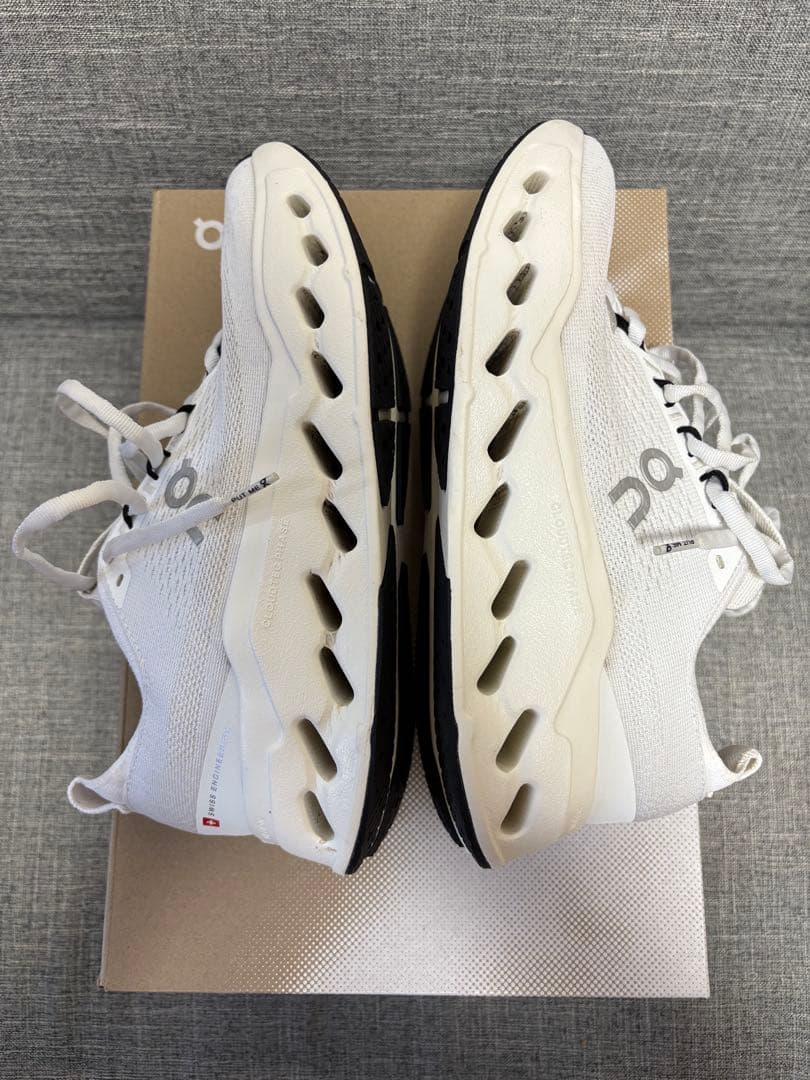 スパイク・シューズ cloudsurfer max