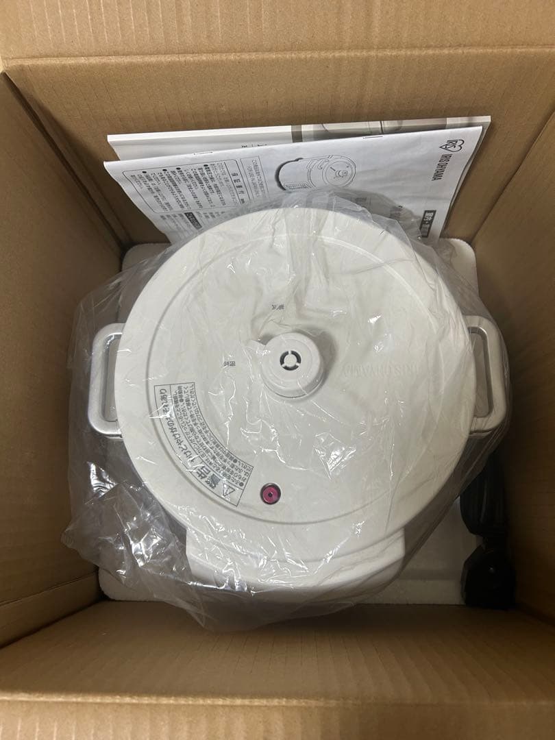 【ほぼ未使用】アイリスオーヤマ　電気圧力鍋　PC-MA3-W