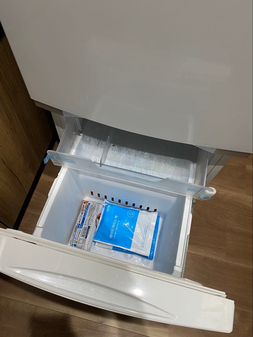 TOSHIBA 冷蔵庫 ホワイト 引き出し式冷凍庫