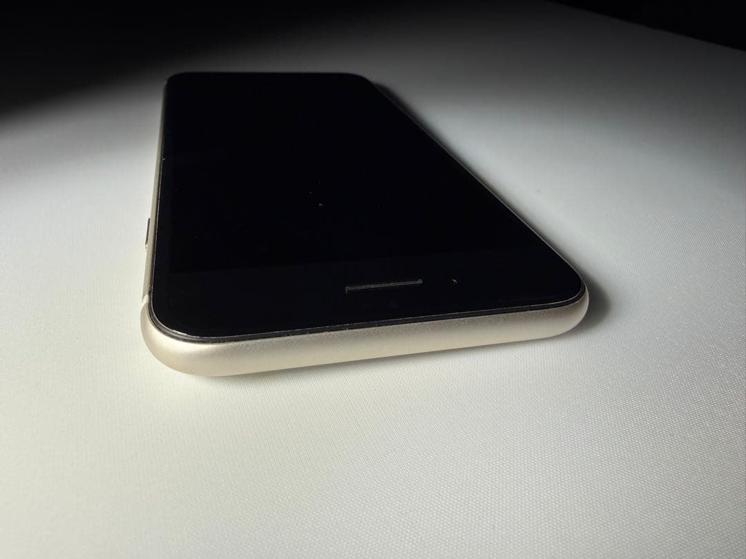 【美品】iPhone SE (第3世代) 64GB SIMフリー最大容量100%