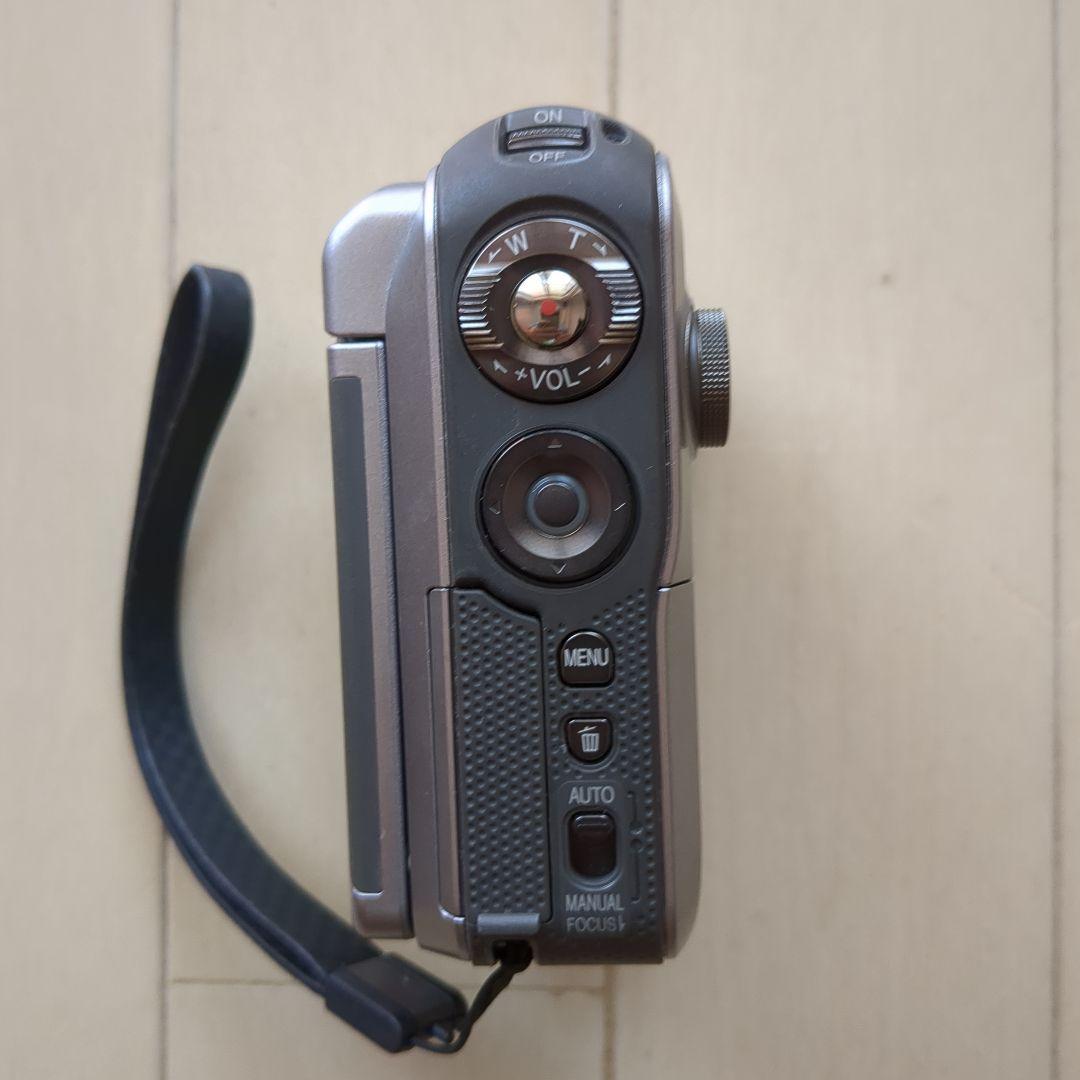 動作確認済み　Panasonic SDR-S200 ビデオカメラ 本体と付属品