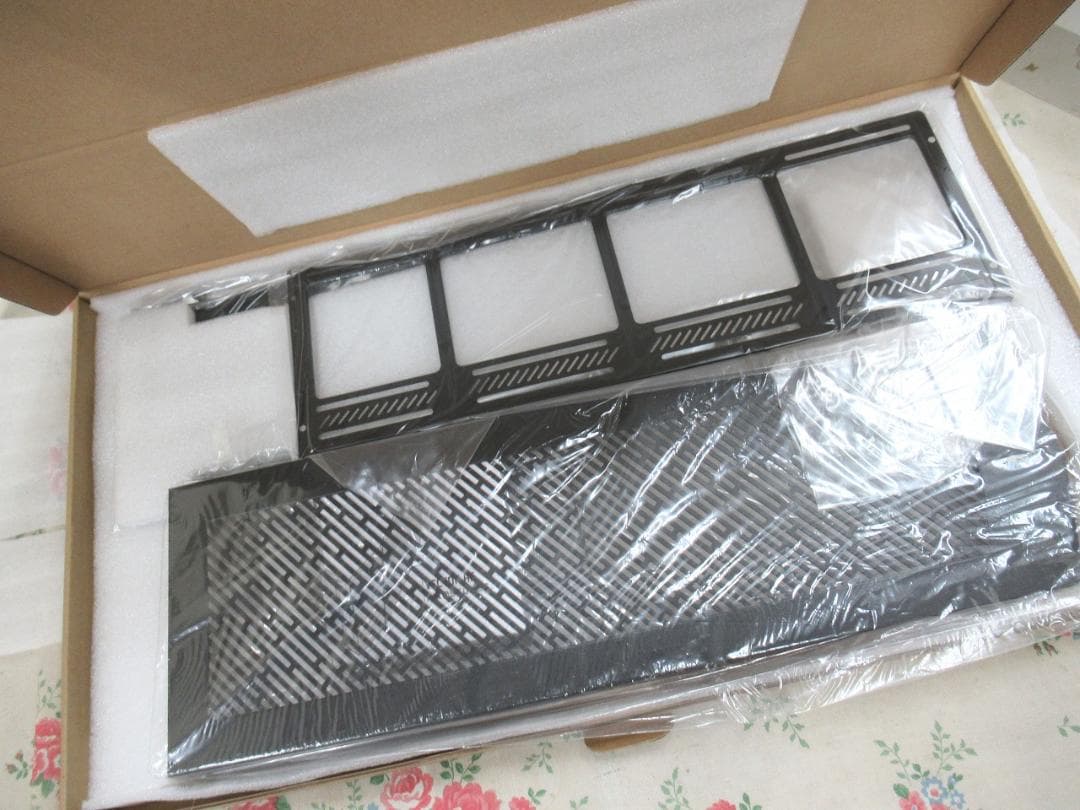 未使用　Vector RS ミドルタワー型PCケース FD-C-VER1A-01