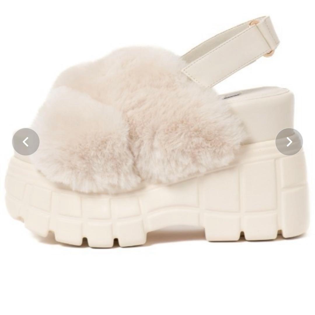 R&E クロスファーバックベルト厚底サンダル　全国完売