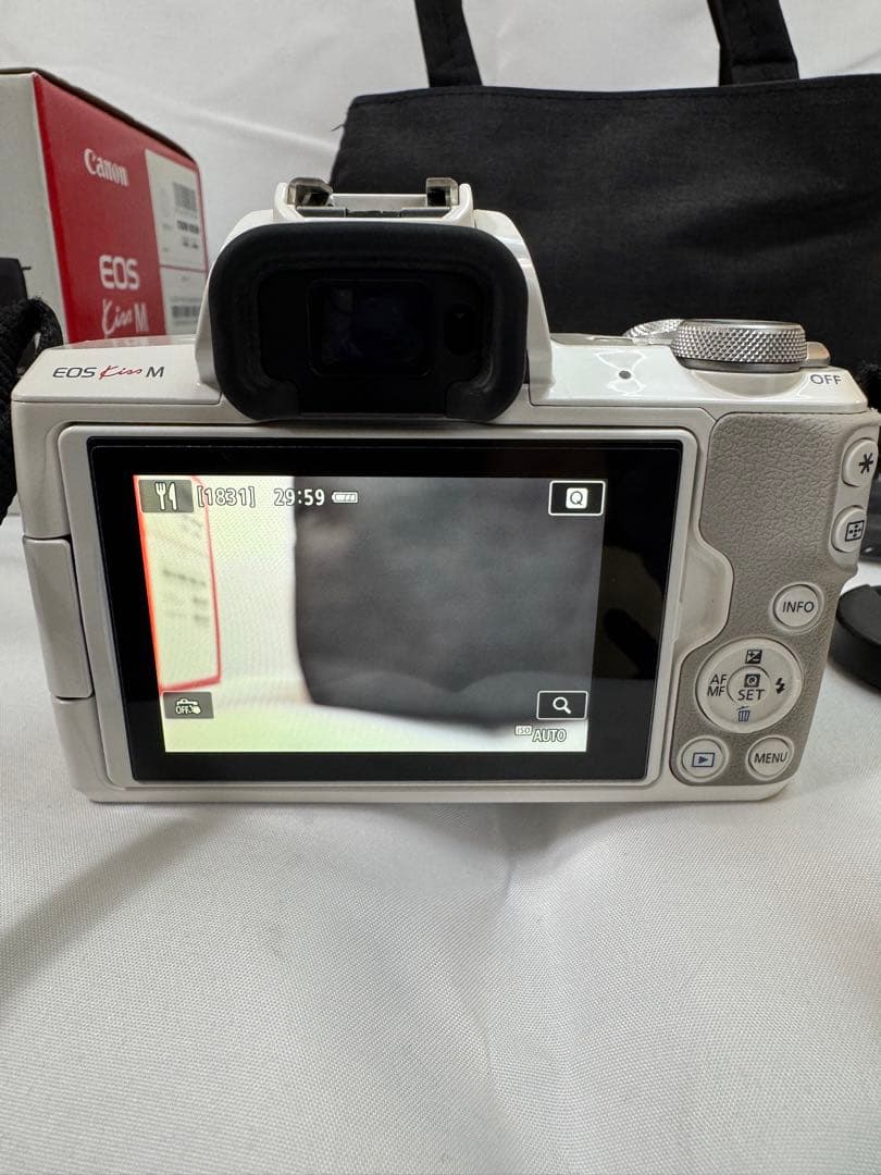 canon EOS Kiss M ダブルレンズ リモコン付♪カメラバック付♪