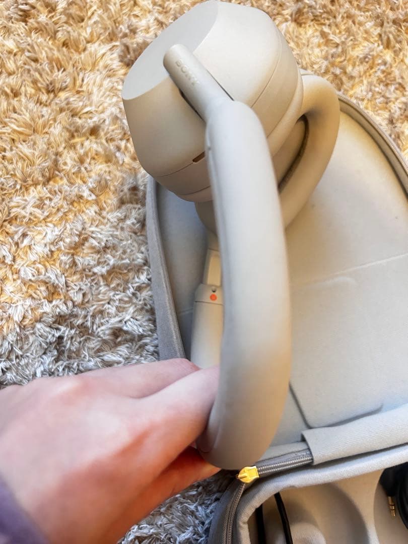 SONY ソニー　WH-1000XM5 ワイヤレスヘッドホン プラチナシルバー