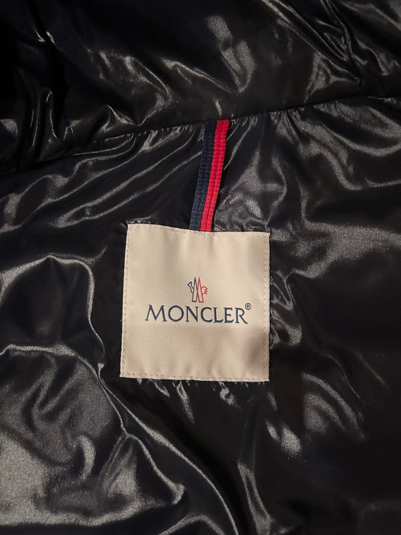 MONCLER ネイビー ダウンジャケット フード付き