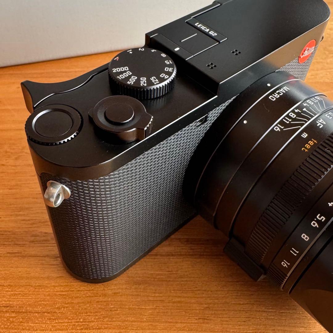 Leica Q2 【概ね美品】+純正サムレスト、純正フィルターセット