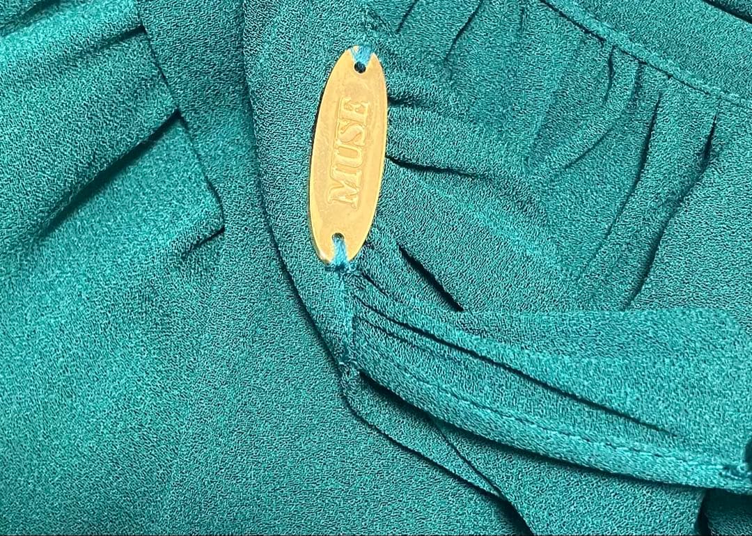 美品★ドゥーズィーエムクラス GGシルクブラウス★グリーン